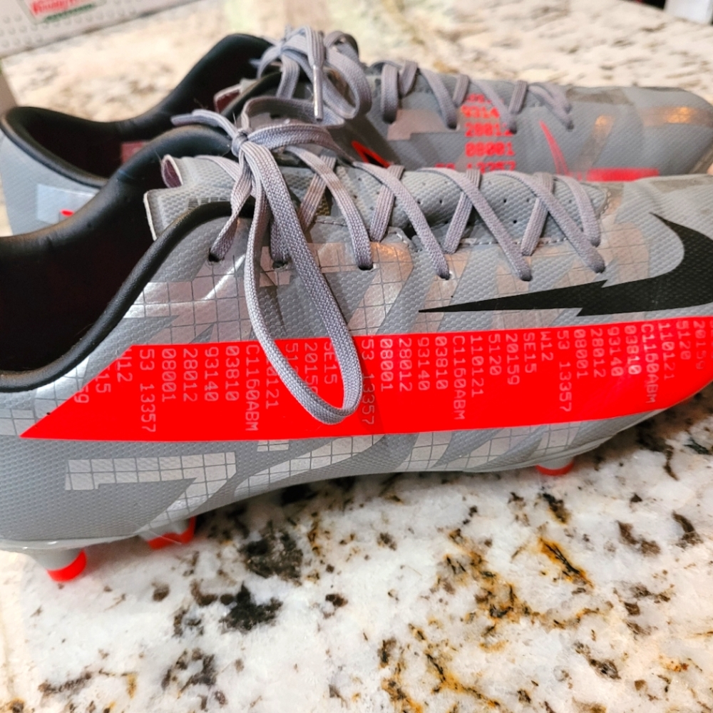 Men's Nike soccer cleat
